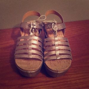 Kork ease metallic gladiator wedge sandal